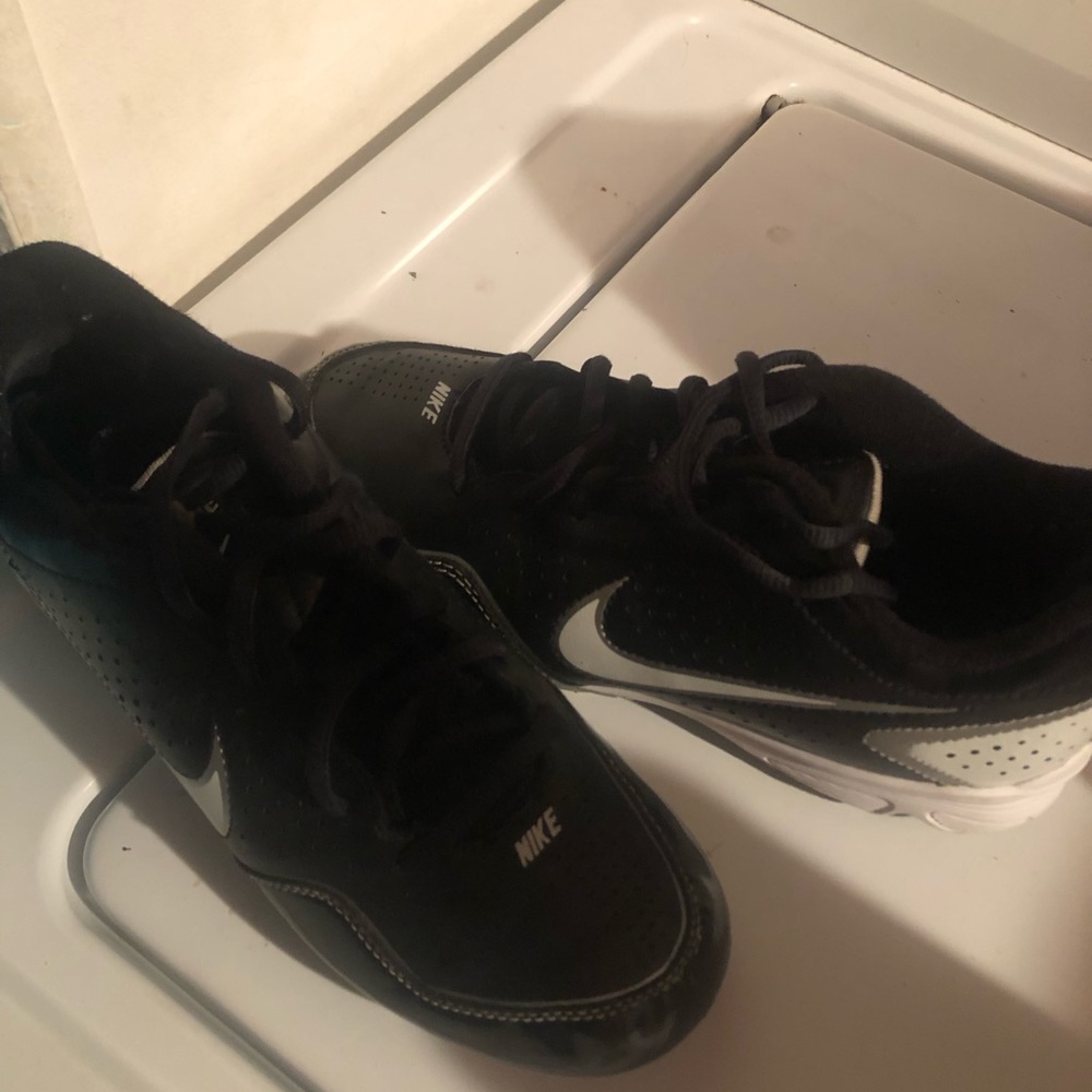 Nike girls baseball cleats size 4.5